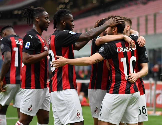 意甲争冠焦点：那不勒斯主场冲榜首，卡利亚里客场掀韧性风暴！